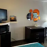 Howard Johnson By Wyndham Houston Heights Downtown