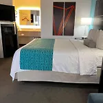 Howard Johnson By Wyndham Houston Heights Downtown